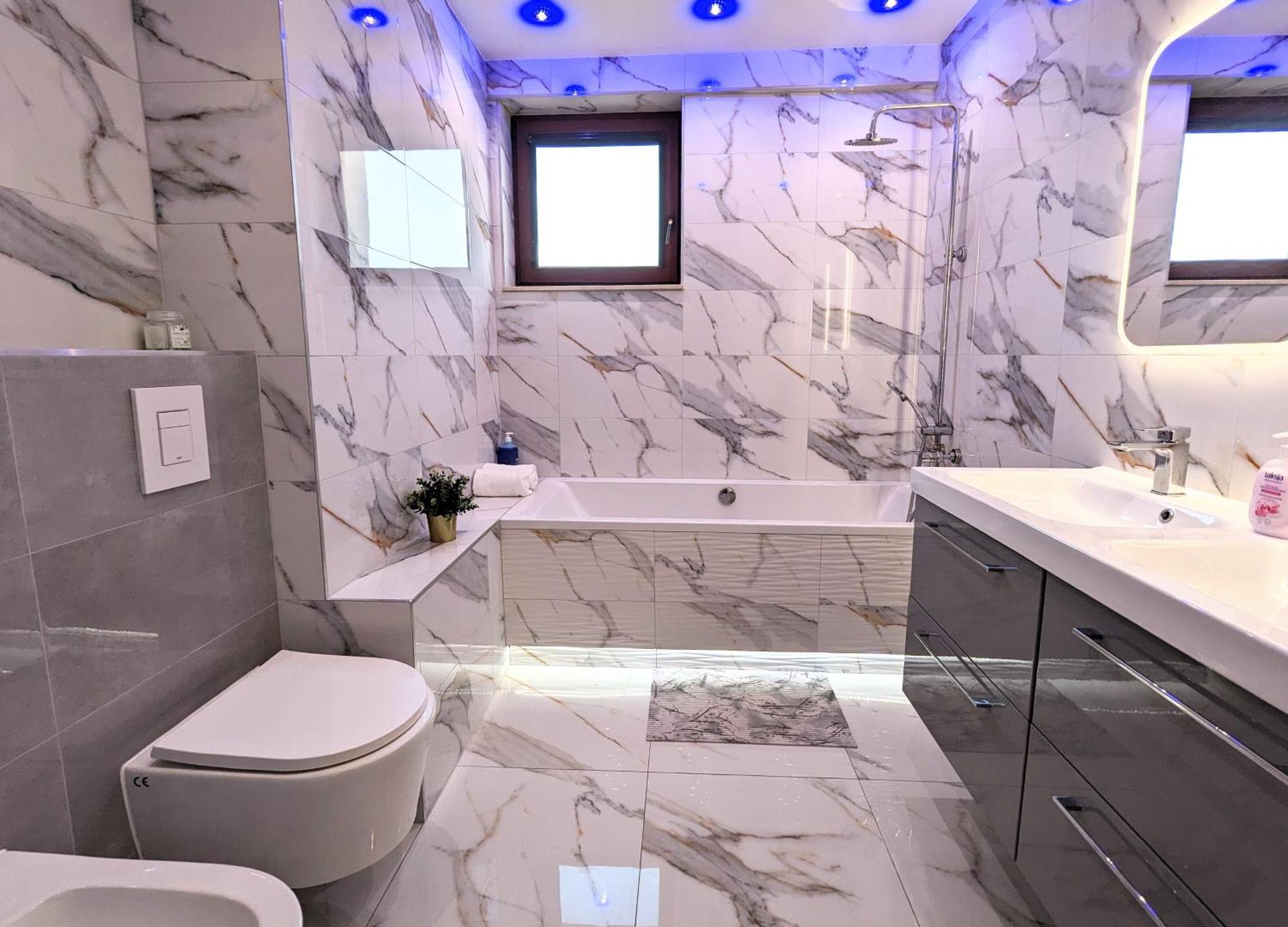 3-Bedroom Apt In Town Square Wroclaw Ngoại thất bức ảnh