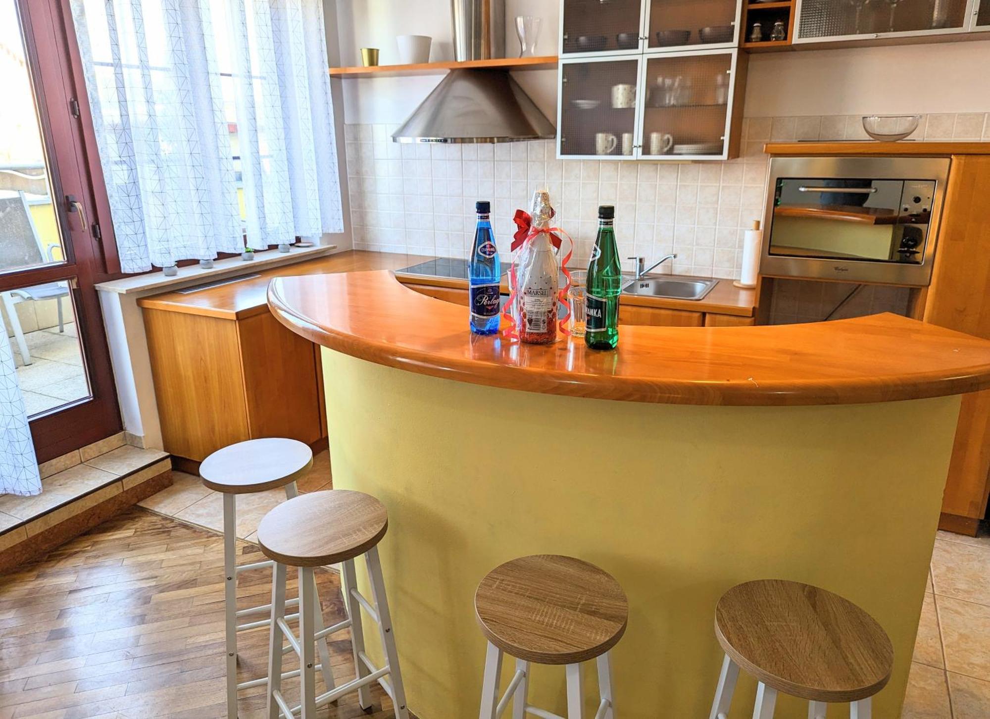 3-Bedroom Apt In Town Square Wroclaw Ngoại thất bức ảnh