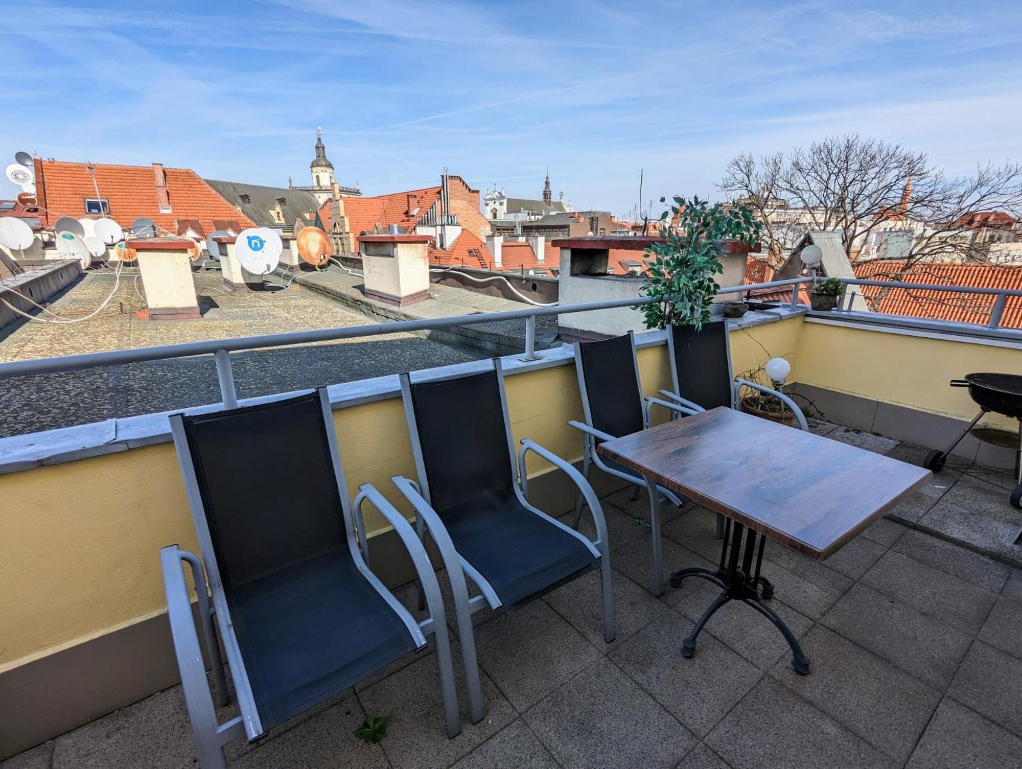 3-Bedroom Apt In Town Square Wroclaw Ngoại thất bức ảnh